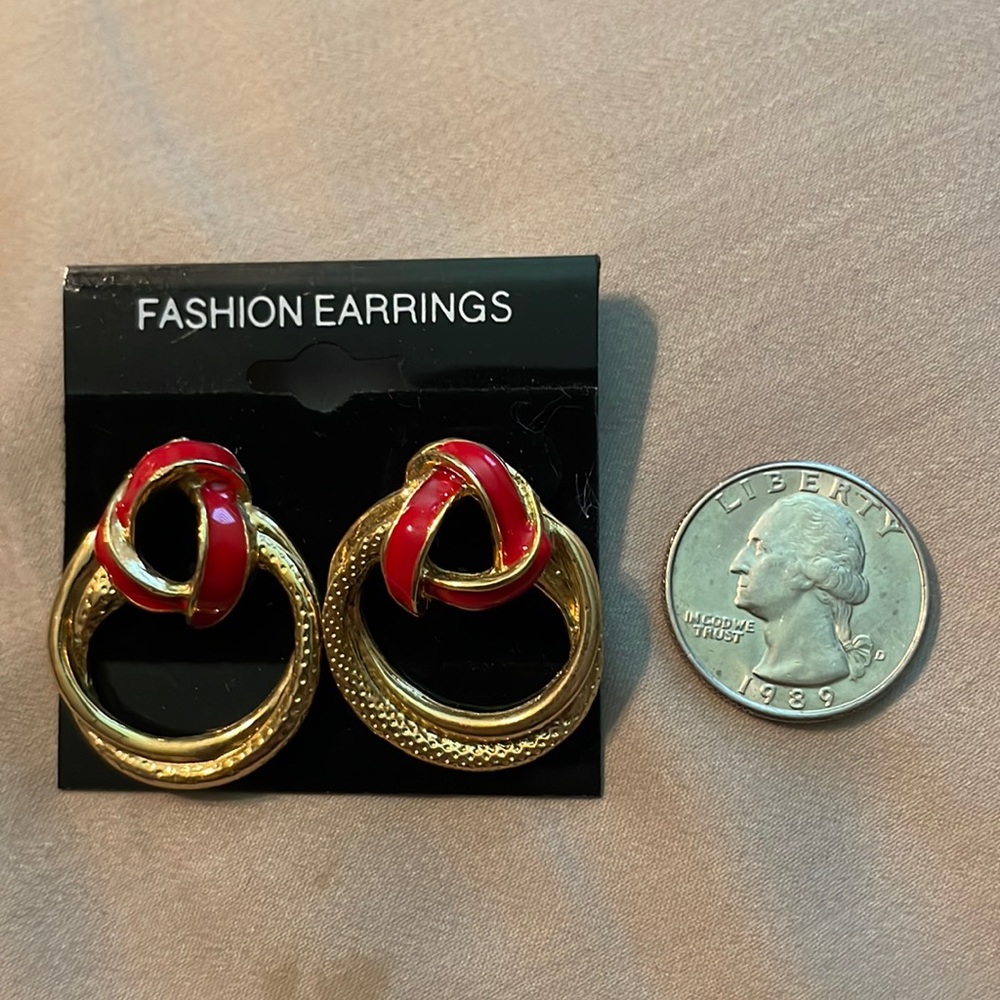 Vintage red and gold knot style earrings